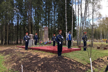 Вишневый сад расцветёт в память о девушках-лесорубах